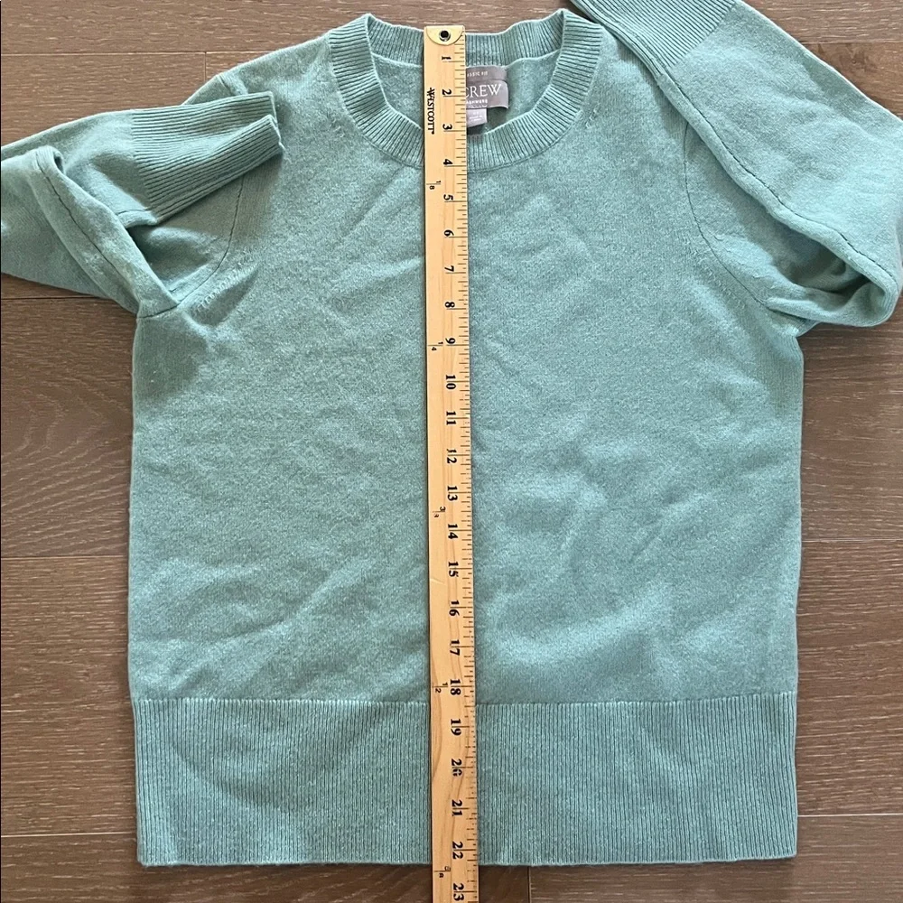 J Crew Light Green Cashmere Crewneck Sweater size XS